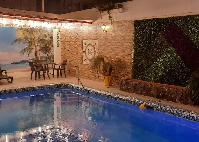Hostal Perla Real Inn